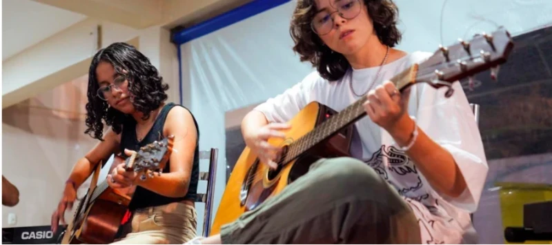 VIOLÃO/TECLADO - SEG/QUA/SEX 18H       