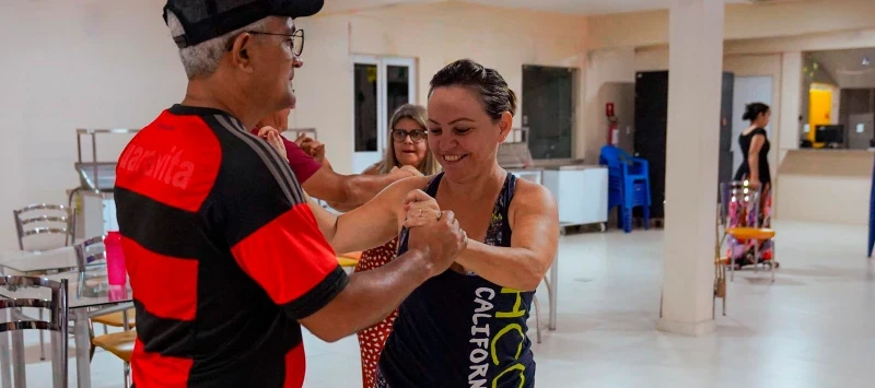 DANÇA DO SALÃO 14+ SEG/QUA/SEX 19H       